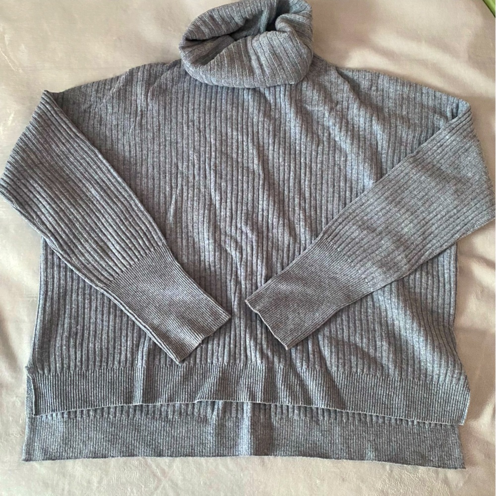 Raffi cashmere ribbed knit turtleneck sweater